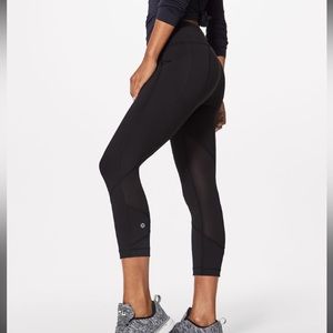 Lululemon Pace Rival Crop in black size 6